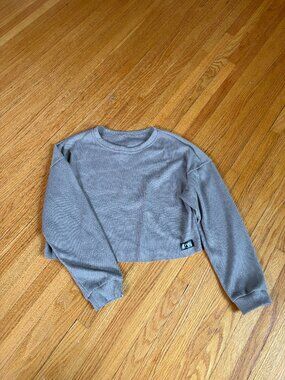 DYM Athletics Cropped Long Sleeve Shirt - Medium  morganleww